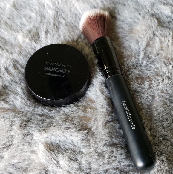 bareMinerals Other - bareMinerals Bundle! Bareskin powder & brush set